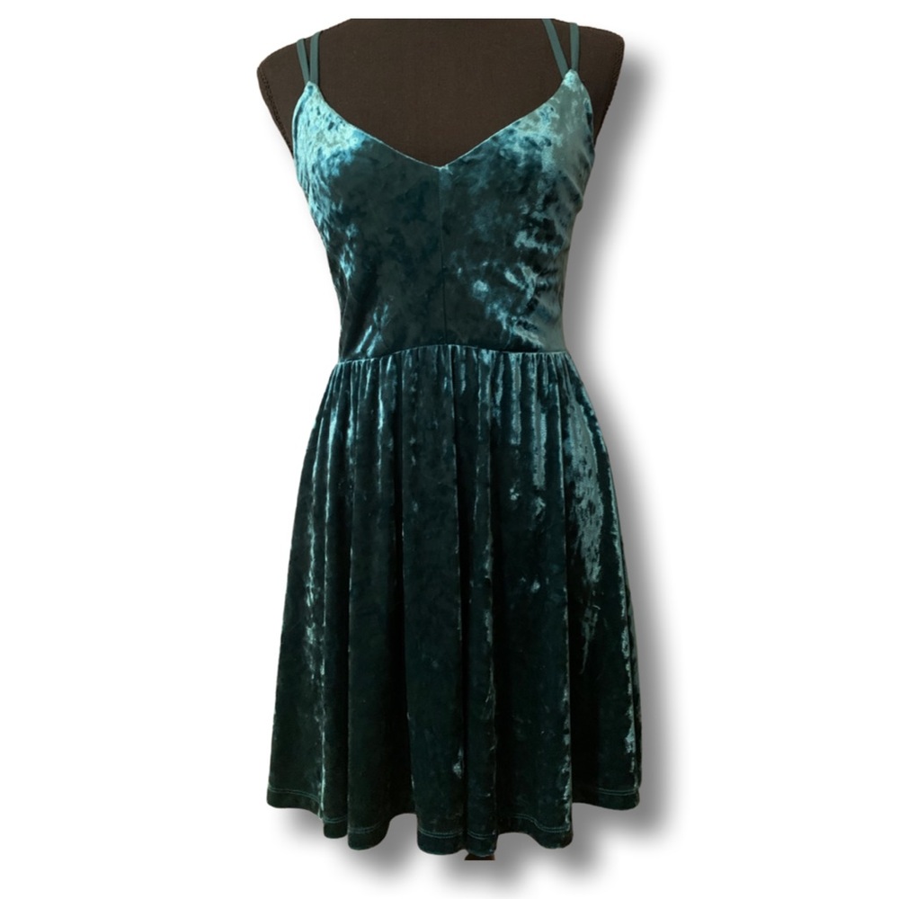Forever 21 teal velvet cami dress